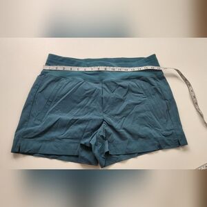 ATHLETA trekkie North Shorts. Size: 12